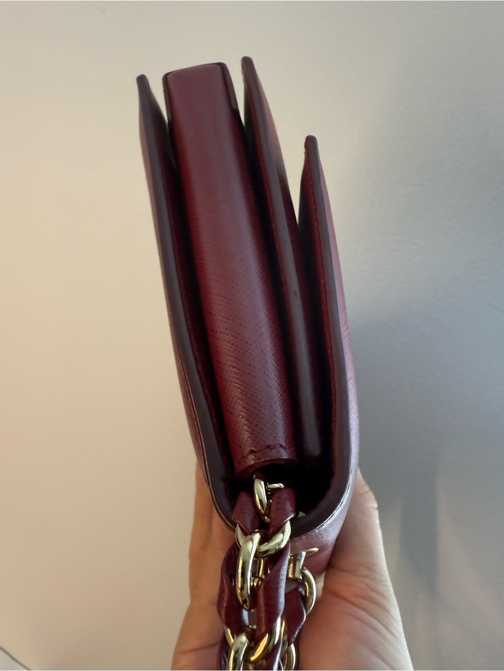 Salvatore Ferragamo Burgundy Leather Vara Bow Crossbody with Gold Chain - Picture 14 of 15